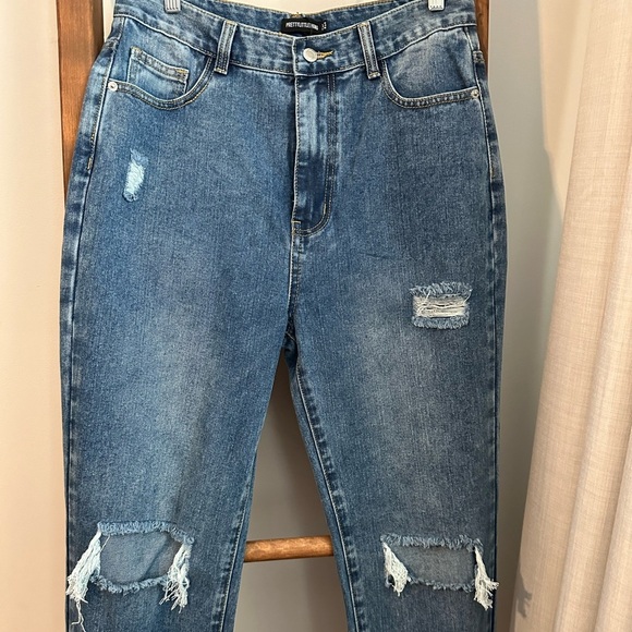 NWT Pretty Little Thing Straight Leg Jean - Picture 2 of 9